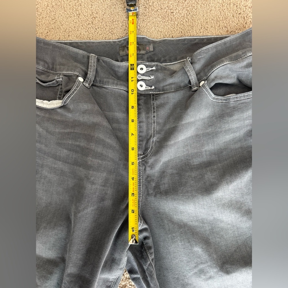 Torrid Crop Jeggings | Slate Blue-Grey Wash | Size 22 (3X) - Picture 8 of 9
